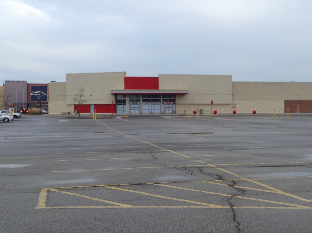 Abandoned Target Store #75, courtesy @leesareneehall